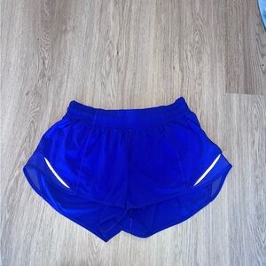 Lululemon Hottie Hot Low-Rise Lined Short 2.5”